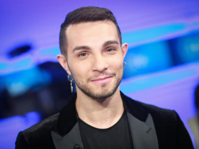 Tanti auguri di un 2020 pazzesco da Marco Carta e fidanzato