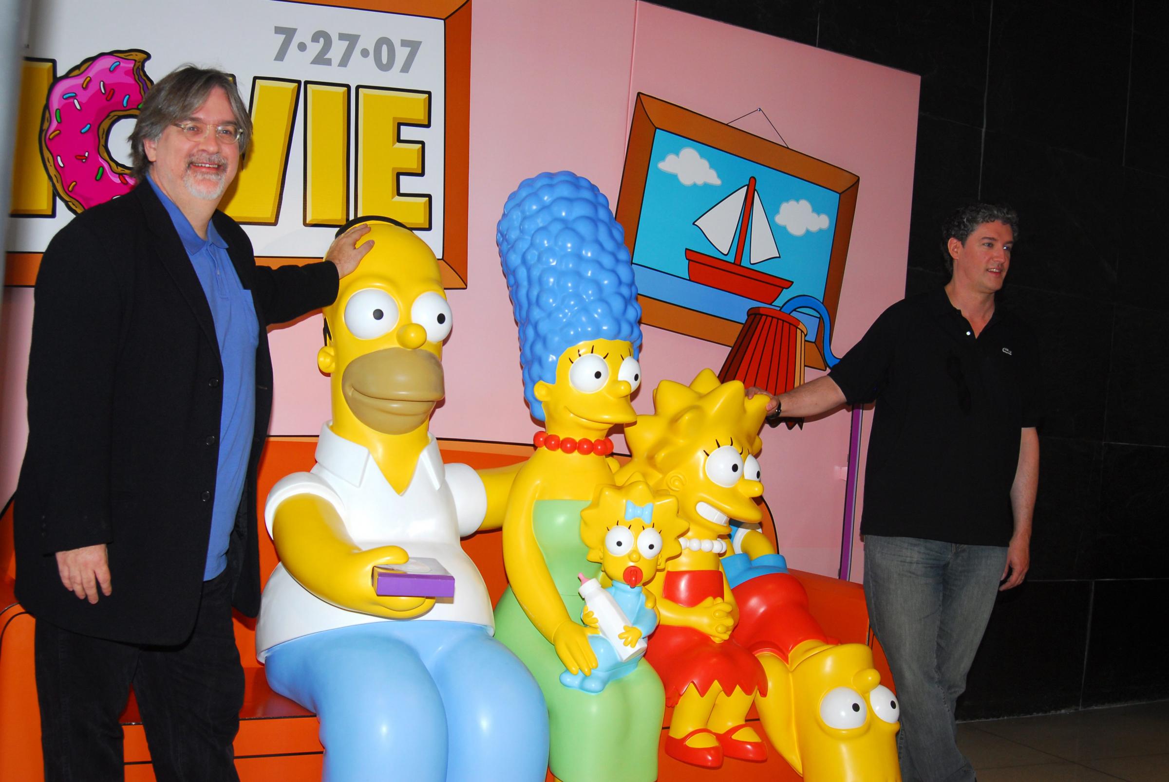 Matt Groening e James l. Brook promovuono i Simpson a Madrid