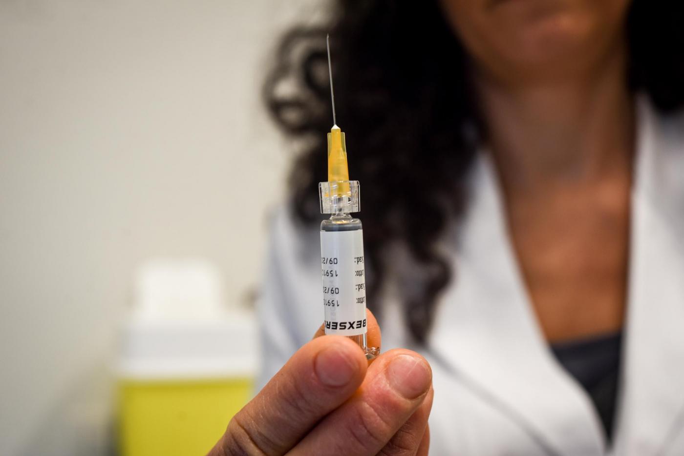 Vaccino Coronavirus, AstraZeneca ha ripreso la sperimentazione: “Entro l’anno 2 milioni di dosi”