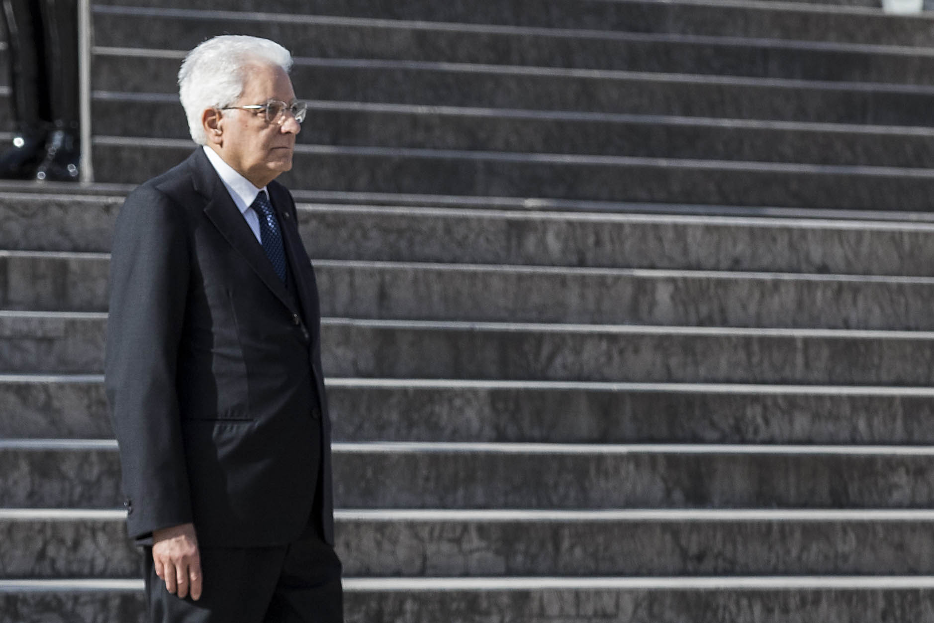 Sergio Mattarella accetta il bis come Presidente della Repubblica: grande esempio di responsabilità che rafforza l'Italia e frantuma i partiti