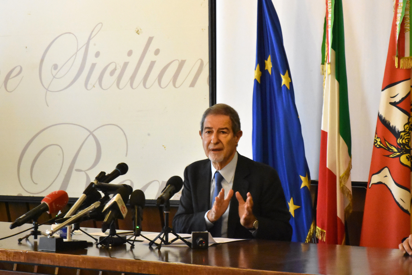 Scontro tra Sicilia e governo. Musumeci: “Stato ha competenza su migranti, ma Regione su sanità”