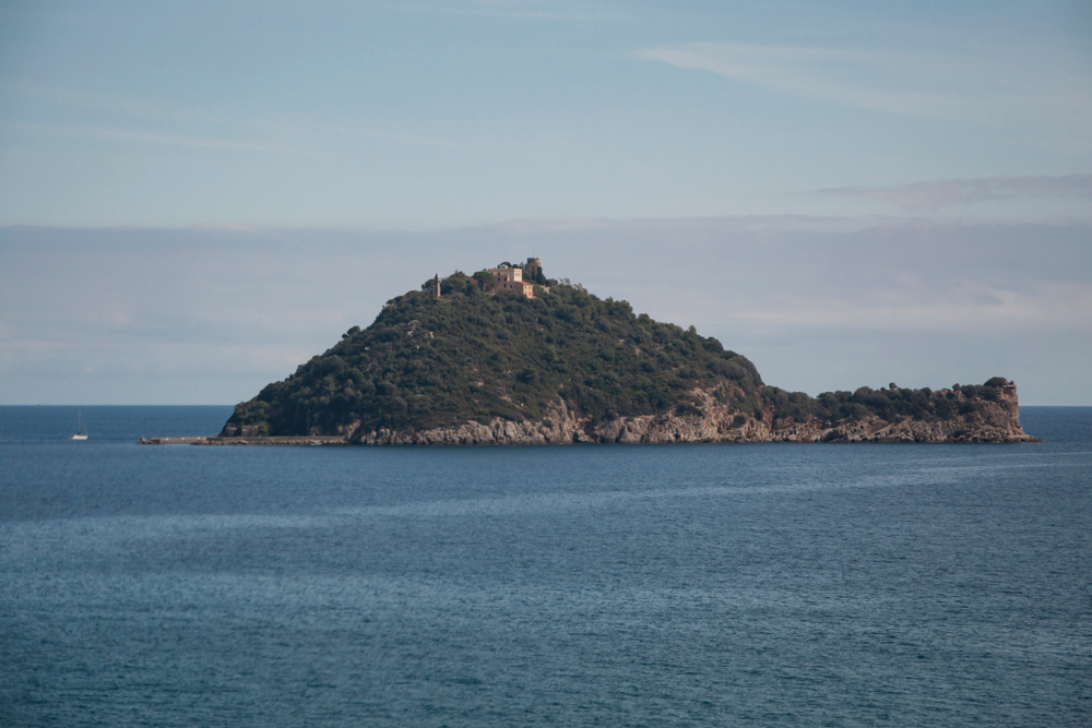 Isola Gallinara, lo Stato esercita la prelazione sulla villa padronale: diventa pubblica