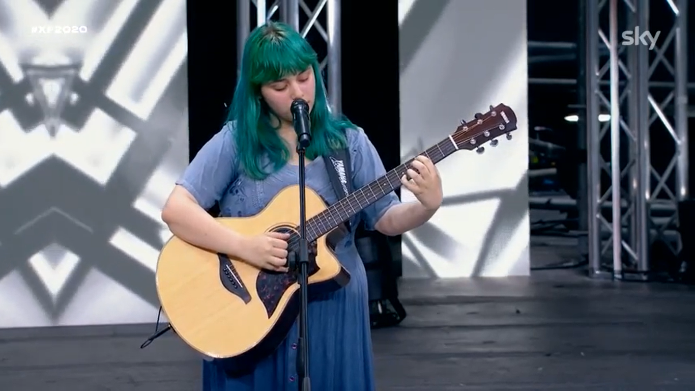 Casadilego, la ragazza dai capelli colorati che ha incantato i giurati di X Factor 2020