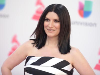 Laura Pausini, la cantante vince il “Golden Globe” per la miglior canzone originale