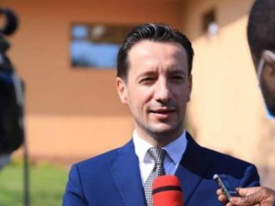 Congo, “Portati nella foresta e giustiziati”: uccisi l’ambasciatore italiano Luca Attanasio, l’autista e un carabiniere della scorta