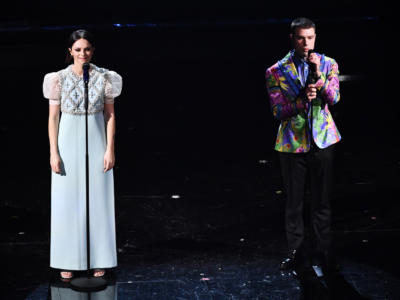 “Chiamami per nome” di Francesca Michielin e Fedez è la canzone di Sanremo 2021 più venduta al momento. Flop per Ermal Meta e le nuove proposte, rimonta per Aiello. Ecco la Classifica completa