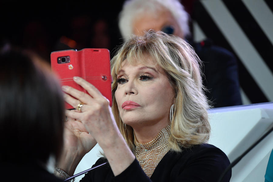 Amanda Lear e i Maneskin: "Mi volevano per il duetto a Sanremo". La replica: "Solo un cameo"