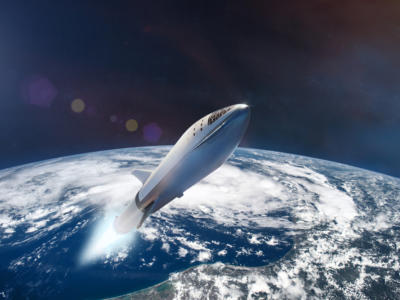SpaceX, miliardario giapponese offre 8 posti per un viaggio sulla Luna gratis