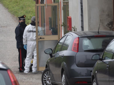 Reggio Emilia, ucciso a martellate, la moglie in fin di vita, fermato il figlio scrittore
