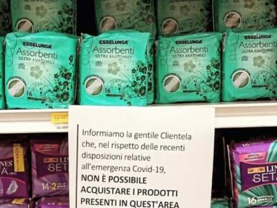 Lecce, commerciante vieta ad una ragazza l’acquisto di assorbenti dopo le 18: “Non sono beni di prima necessità”