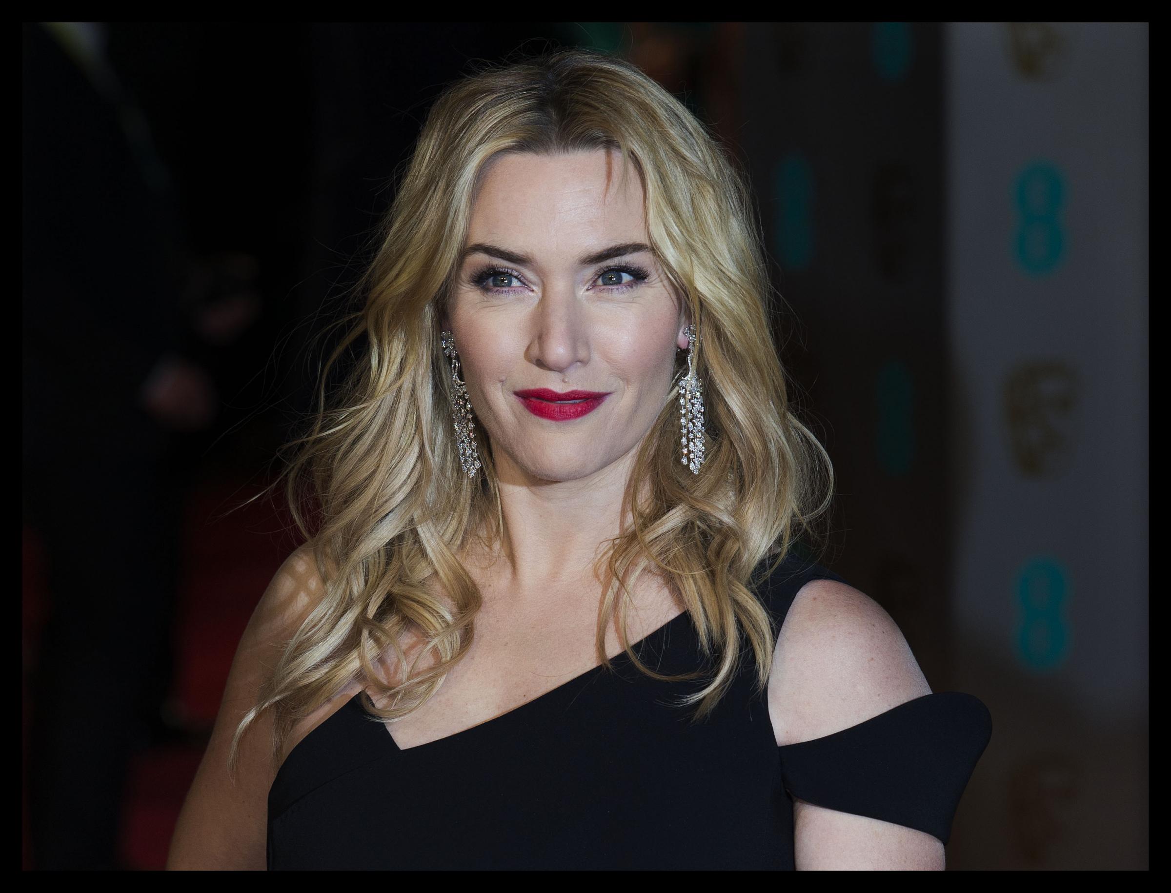 Kate Winslet denuncia l’omofobia hollywoodiana: «Troppi attori hanno paura di dichiararsi gay»