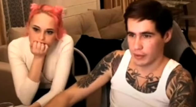 Youtuber picchia a morte la fidanzata nuda in diretta streaming in cambio di soldi da parte degli osservatori