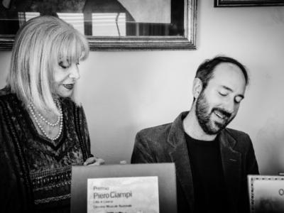 “Nero bianco e blu” è il testo inedito di Piero Ciampi musicato da Mauto e interpretato con Miranda Martino