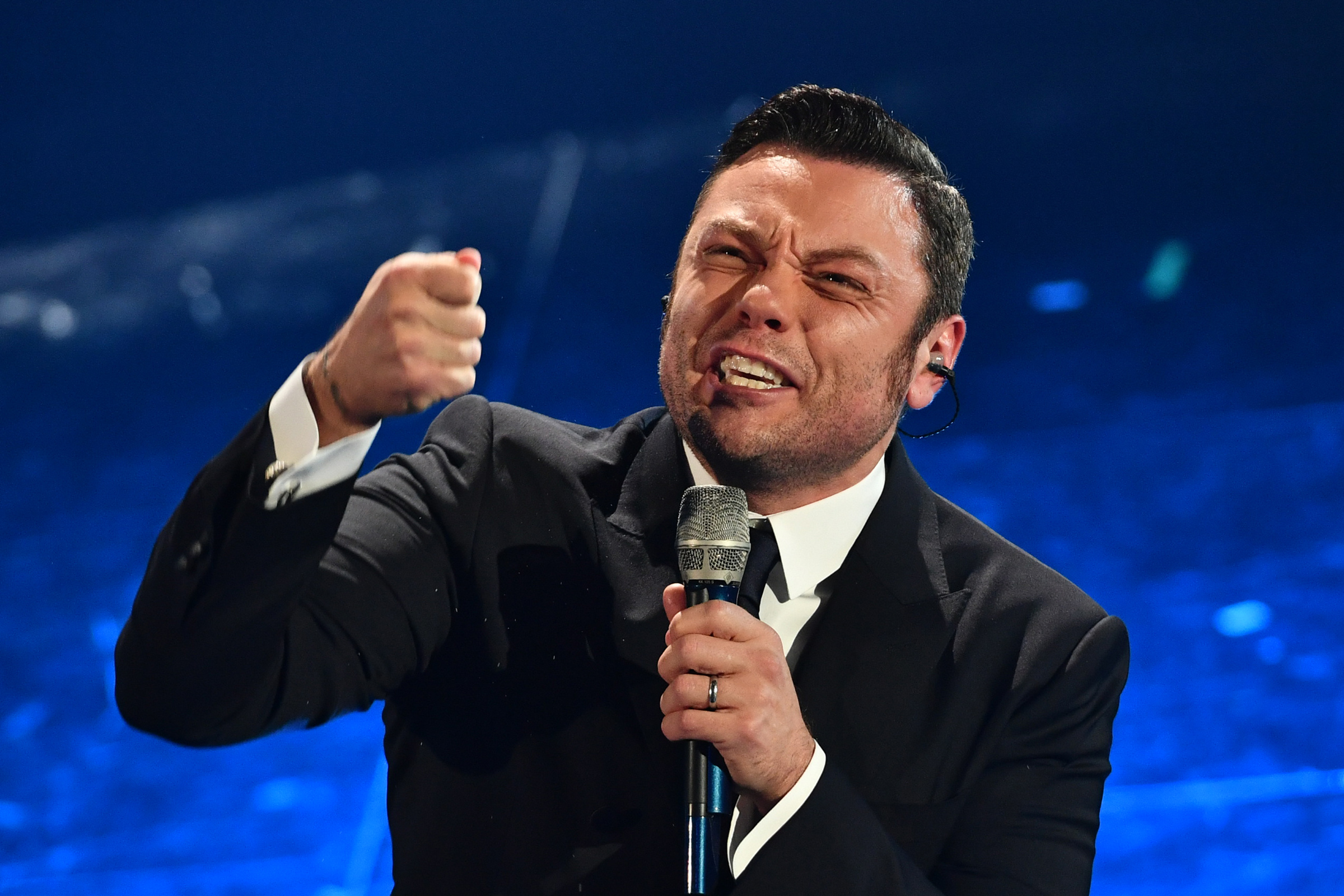 Si intitola "La vita splendida" il nuovo singolo di Tiziano Ferro