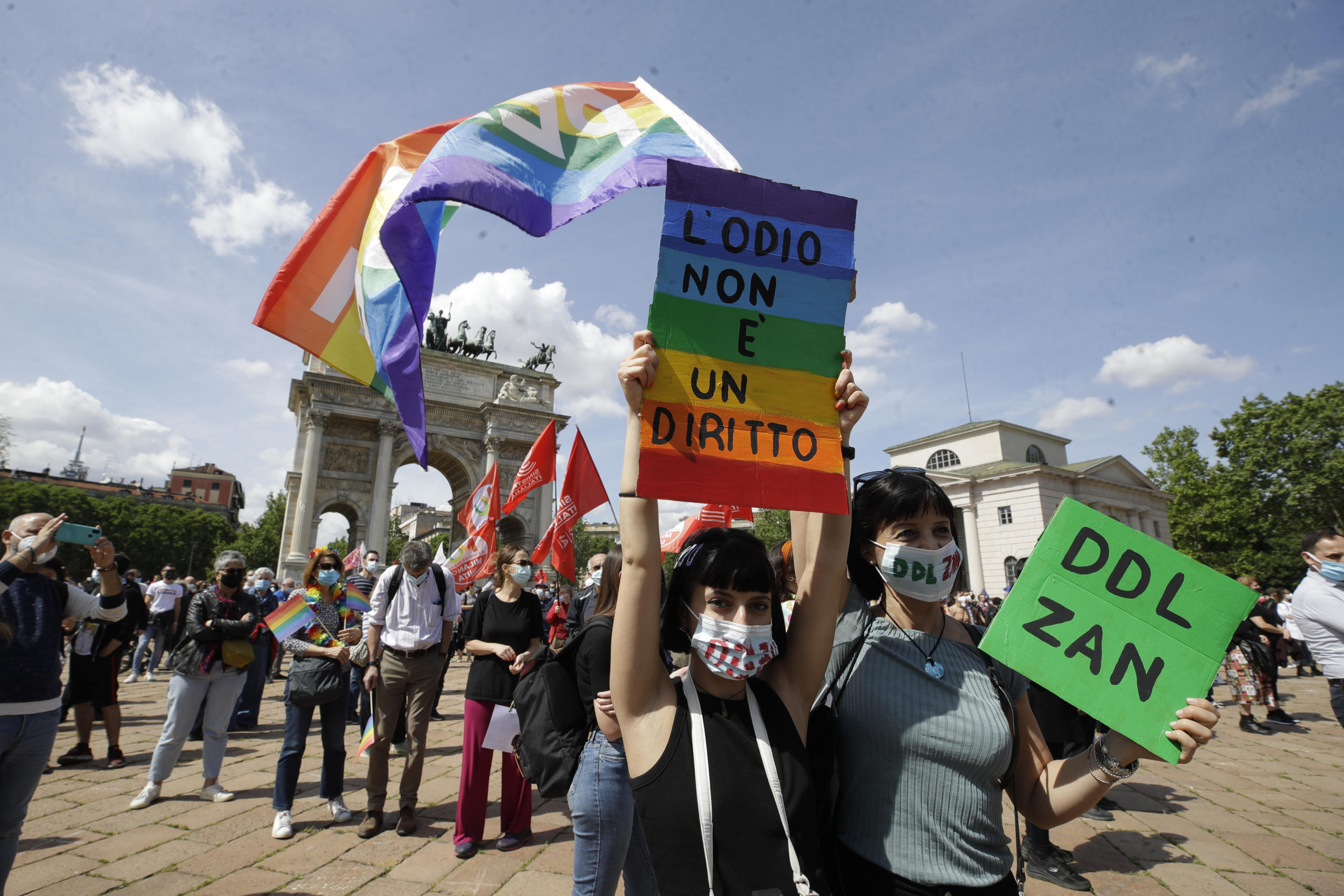 Ddl Zan, al via la manifestazione a Milano