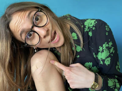 Aurora Leone dei “The Jackal” cacciata dalla Partita del Cuore in quanto donna: “I completini te li metti in tribuna, da quando in qua le donne giocano?“. La Nazionale Cantanti risponde, ma poi cancella il post VIDEO