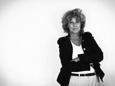 Lu Colombo, la voce che sa di vita e anni ’80 ritorna sulla scena. Fuori l’album “Danza” – GUIDA ALL’ASCOLTO