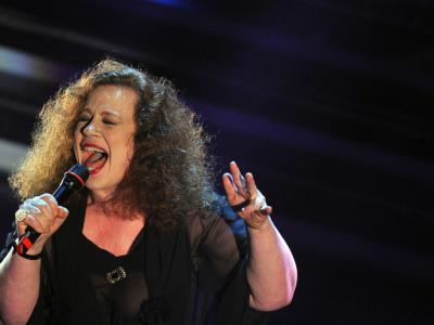 Sarah Jane Morris torna sirena suadente per Papik. Fuori la versione bossanova di “Missing” degli Everything but the Girl