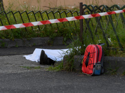 Stupra donna incinta, il marito lo massacra col machete e lo fa morire dissanguato