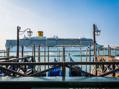Crociere, stop a Venezia: le navi via da Piazza San Marco