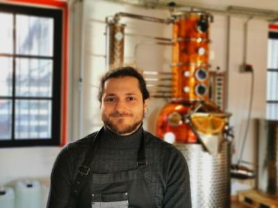 Rubrica. DENTRO LA CUCINA DI STEFANO VEGLIANI. “Eugin”, ecco come si fa il gin