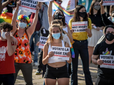 Pavia, mozione di Fratelli d’Italia contro il Ddl Zan in Consiglio Comunale. Persone LGBTI+ e con disabilità in piazza il 13 luglio per protestare contro l’omotransfobia