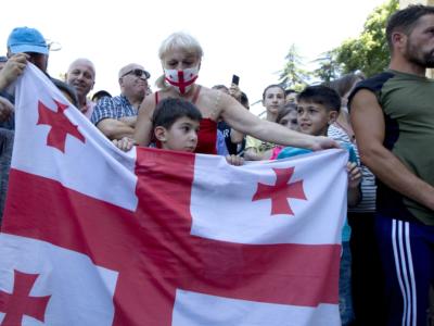 Georgia, gruppo di estrema-destra attacca la sede del Tbilisi Pride: marcia annullata