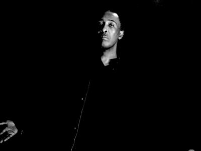 Mozez Wright: il cantautore giamaicano torna con l’album “Lights on” e il singolo “Wait a minute”