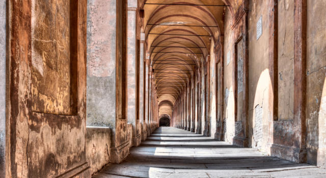 UNESCO, i portici di Bologna eletti &#8220;patrimonio dell&#8217;umanità&#8221;. Sei nuovi siti anche a Firenze