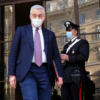 Inchiesta mascherine irregolari, interrogato l’ex commissario per l’emergenza Covid Domenico Arcuri