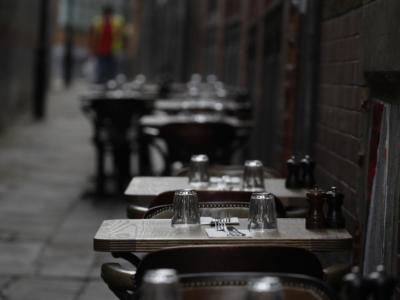 Orrore in un bar a Cisterna di Latina, 84enne violenta due donne