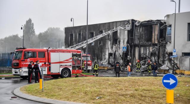 Milano, aereo si schianta contro una palazzina: morti tutti i passeggeri a bordo