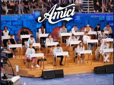 AMICI 21: le pagelle degli inediti dei nuovi cantanti di Maria De Filippi
