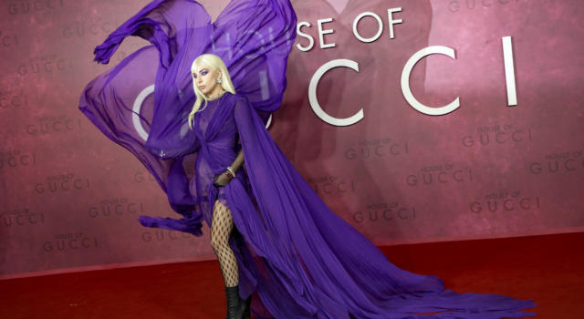 LA FABBRICA DEI SOGNI di Chiara Sani. Lady Gaga accende il red carpet di ‘House of Gucci’ a Londra!