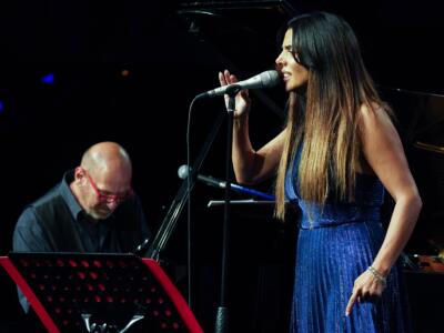 Mietta e Dado Moroni, l’elegante duo jazz insieme per 3 video cover in omaggio alla Puglia. Mina e Domenico Modugno tra gli artisti reinterpretati