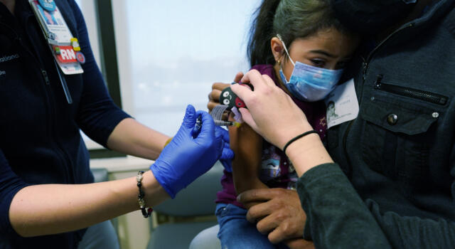 Vaccino anti Covid ai bambini, domani al via la somministrazione in tutta Italia