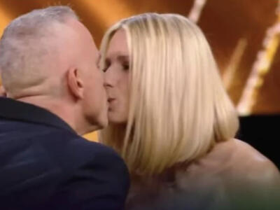 Michelle Impossible, bacio tra Michelle ed Eros Ramazzotti. E’ ritorno di fiamma? Aurora in visibilio VIDEO