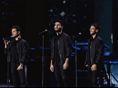 Amici 2022, domani ospiti della puntata Il Volo ed Enrico Brignano. Il serale è alle porte, saranno 12 o 14 i finalisti?