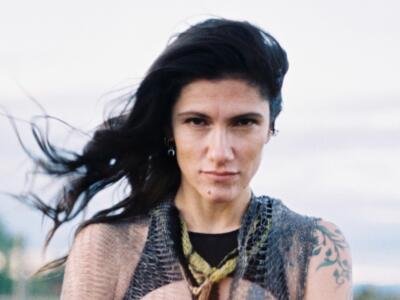 Elisa: Litoranea profuma di nostalgia