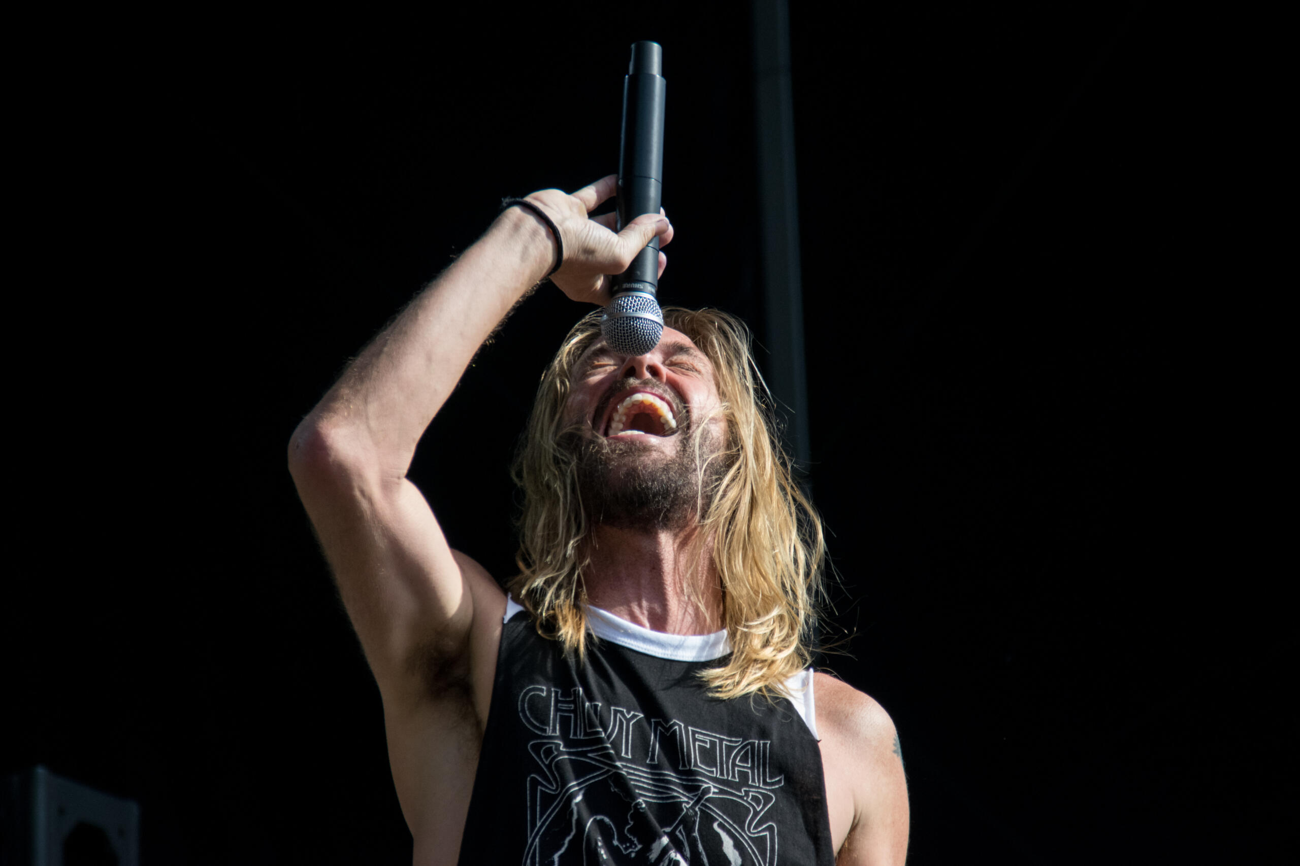 Morto improvvisamente Taylor Hawkins, batterista dei Foo Fighters