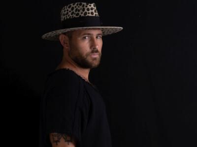 Jimmy Sax affascina anche l’Italia con il suo irresistibile sax che fa del jazz un fenomeno pop. Ecco le date del Tour 2022!