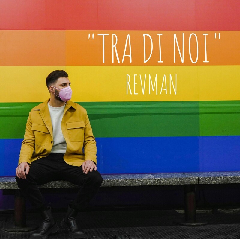 Revman, il rapper poliziotto che combatte l'omofobia. Fuori il singolo e video LGBT "Tra di noi"