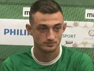 Vergogna ad Avellino, calciatore costretto da un gruppo di ultras a denudarsi: “Non sei degno, adesso ti spogli”. L’agguato mentre tornava a casa