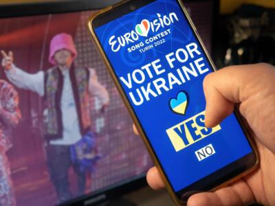 L’Eurovision 2022 spara il botto finale. Trionfo europeo per l’Ucraina con la Kalush Orchestra e un picco d’ascolto da brividi