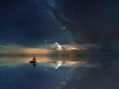 Stargazing, la magia del cielo estivo ammirato dal mare: ecco la proposta di Boataround