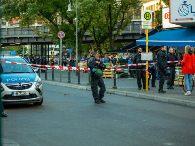 Panico a Berlino, auto impazzita travolge la folla: diversi i feriti