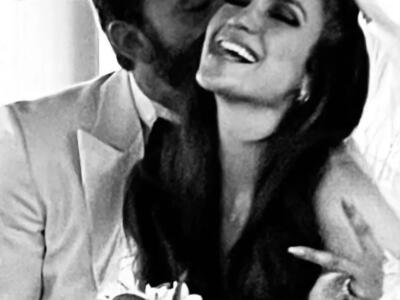 Jennifer Lopez e Ben Affleck si sono sposati. Le due star di Hollywood hanno detto “sì” con una piccola cerimonia nel deserto di Las Vegas. Ecco foto e video