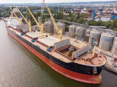Ucraina, si sblocca l’export del grano: partito dal porto di Odessa un primo carico