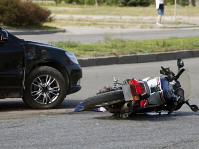 Bergamo, lite al semaforo, poi la Panda sperona appositamente la moto Bmw uccidendo il conducente