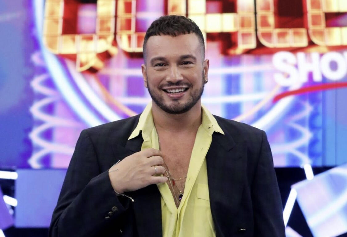 Tale e Quale Show, Antonino Spadaccino rivela prima del gran finale di questa sera: "Ero obbligato a non dichiarare la mia omosessualità. Si sono accaniti gratuitamente"